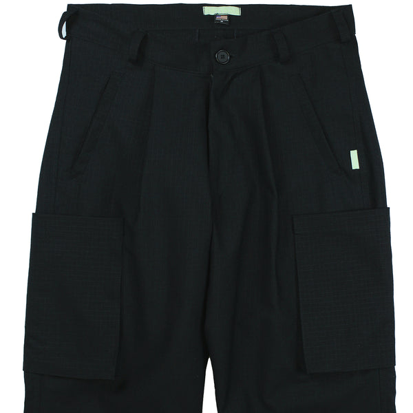 BLACK RIPSTOP FLARE PLEATS CARGO